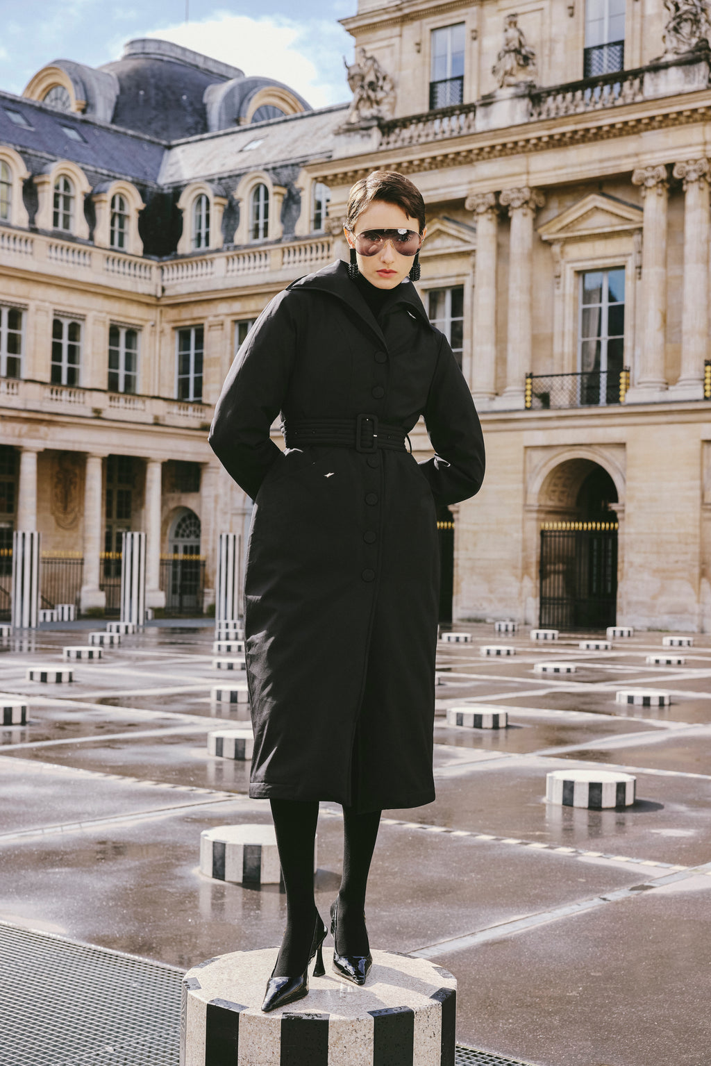 Minimalist Silhouette Long Line Down Coat with Sculpted Lapel and Defined Waist